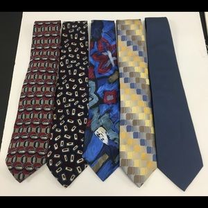 Lot of 5 Van Heusen Ties